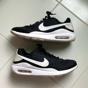 Great condition! Men’s Nike Air Max, 8